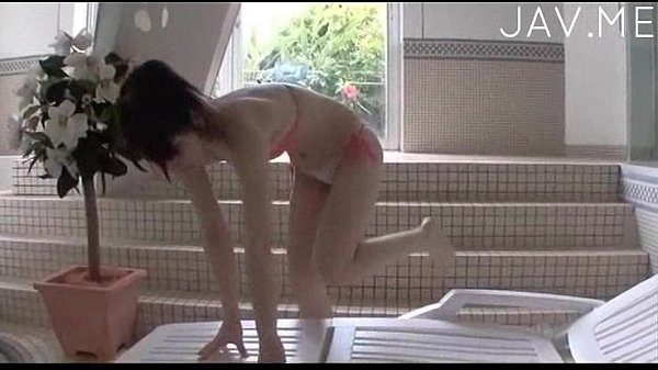 Asian teen gives amateur blowjob and swallows cumshot