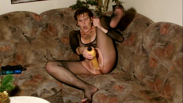 Bella Blue gets extreme with a massive dildo and squirting climax