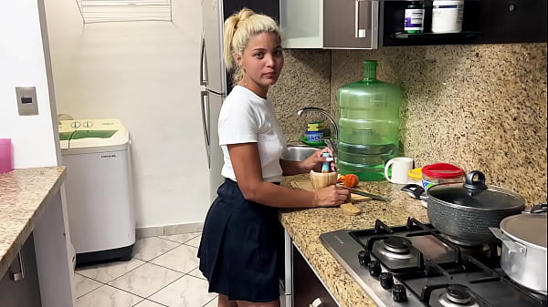 La Perris' Stepdaughter Accepts Her Stepfather's Deal to Never Cook Again in Amateur Latina Doggystyle