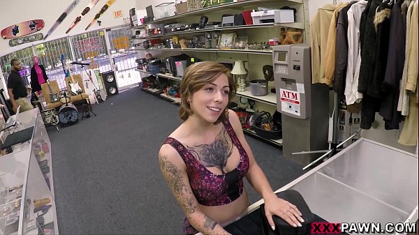 harlow-harrison-gets-inked-at-xxxpawn-pawnshop-blowjob