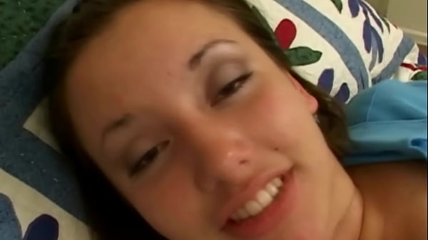 Teen slut gives sloppy blowjob to her boyfriend