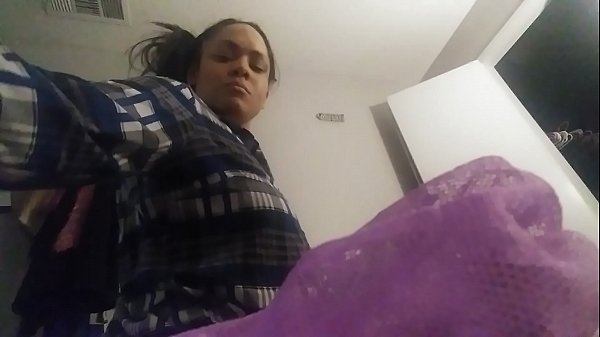 Queen Ryebig Tits sucks cock