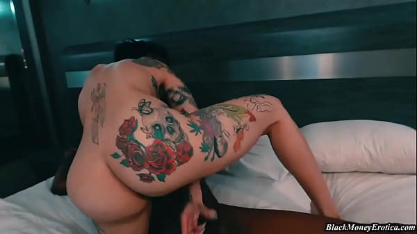 Tattooed latina babe Lulu takes big cock creampie from Druffbandit