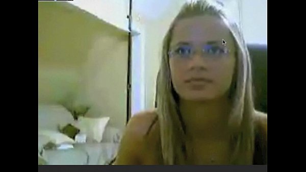 Skype girl gives amateur show