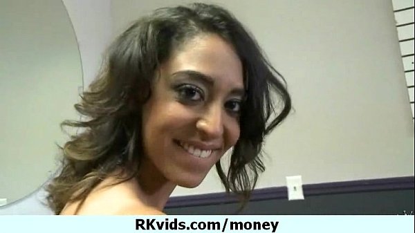 Medapascal pays teen whore for public sex