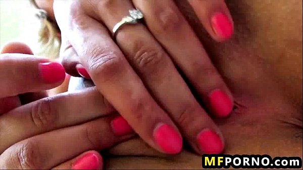 Tracy Gold's girlfriend Prettypinklips91 plays with her shaved pussy on the front stairs