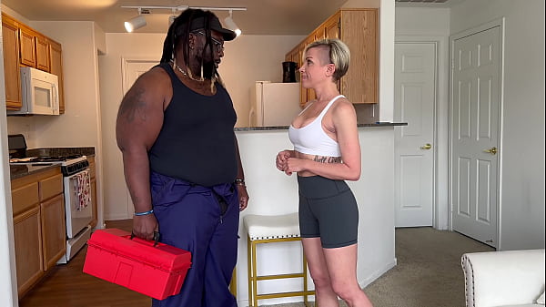 Kyla Keys blows MacGee in doggystyle