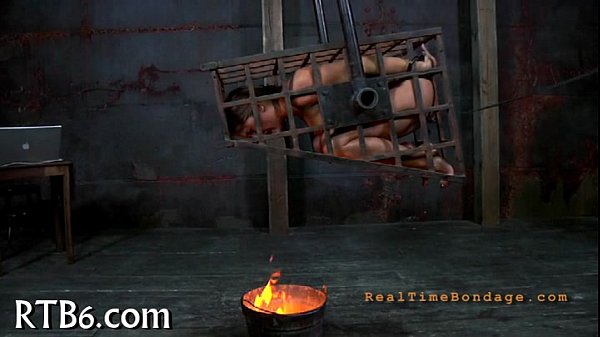 Vosulafukehi gives intense nipple clamping blowjob