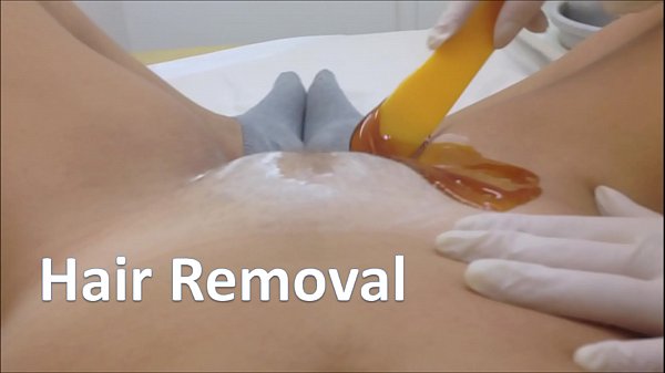 Kellenzinha shaves her pussy at home