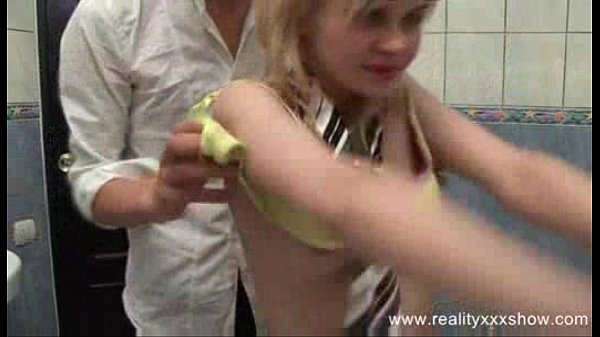 Blonde L Beautiful gives blowjob and cumshot
