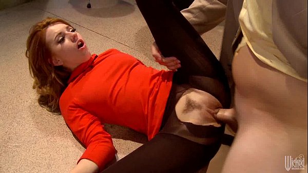 Lexi Belle dances in tight leggings and gets fucked