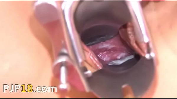 Lizupicue uses gyno toys in her deep vagina