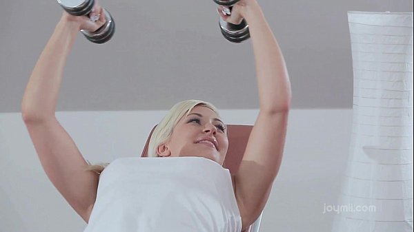 Lindsay and Tracy lesbian gym kiss