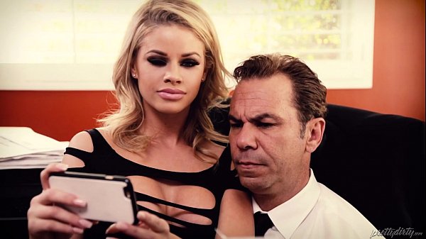 Jessa Rhodes gives daddy a blowjob