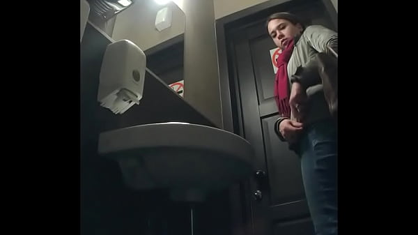 Egoiste Wc amateur girls in cafe toilet spy cam caught with wet pussies and pissing