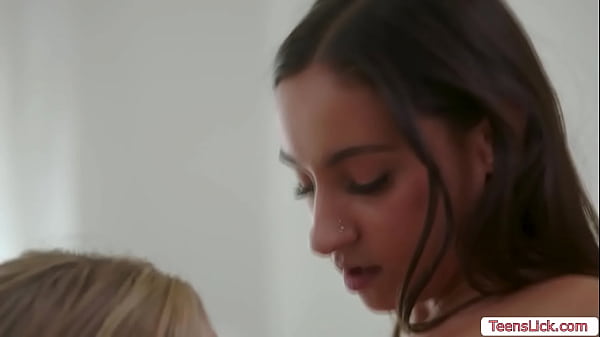 Blake Blossom and Hailey Rose lesbian scissor sex