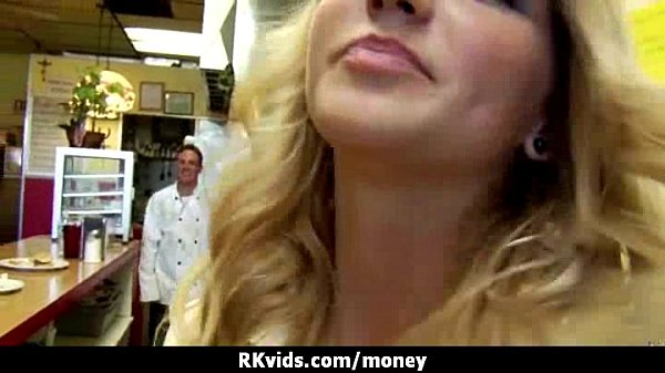 Teen girl looking for sex in exchange for money