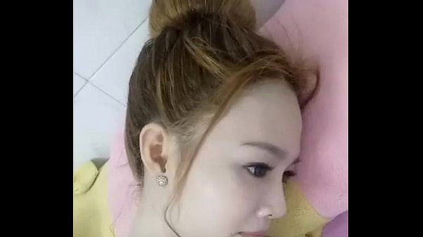 Vietnam girl Buom shows her boob to Stinger168