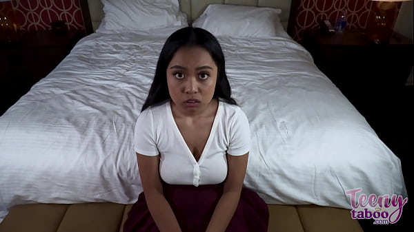 Luna Mills 18yo teen gets creampie
