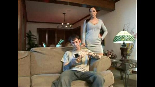Marvell's very sexy mom gives blowjob