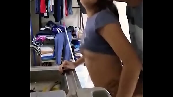Nabe Girl Latina Brunette Amateur Fucked While Doing Dishes at Home