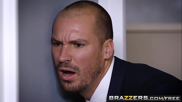 Lennox Luxe gets DP by Sean Lawless in Blonde Big Tits At Work scene